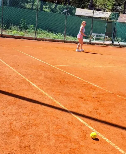 U slobodno vrijeme voli zaigrati tenis/Foto: Privatni album