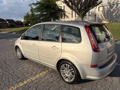 Netko ga je ba&scaron; mazio: Ford C-Max iz 2007. na na&scaron;em oglasniku krcat tehnologijom novijom od njega