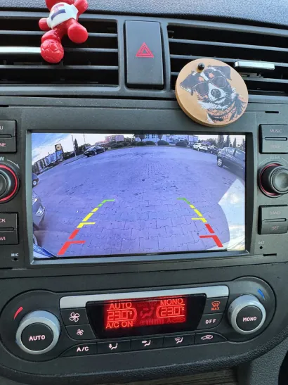 Netko ga je ba&scaron; mazio: Ford C-Max iz 2007. na na&scaron;em oglasniku krcat tehnologijom novijom od njega