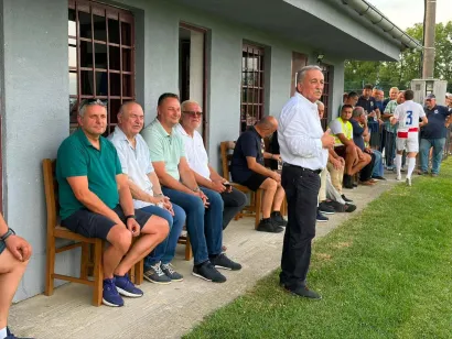 Načelnik Ivan Marković sa svojim gostima/Foto: NK Moslavina Velika Trnovitica