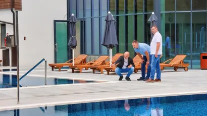 Ravnatelj Ratko Vuković, župan Marko Maru&scaron;ić i gradonačelnik Damir Lneniček u obilasku Daruvarskih toplica/Foto: BBŽ