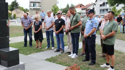 Zajedničko polaganja vijenaca/Foto: Compas