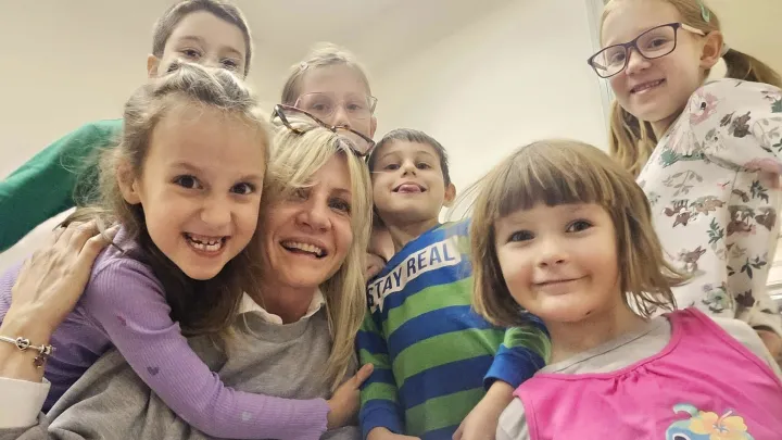Djeca obožavaju svoju "tetu Danijelu" iz daruvarske knjižnice/Foto: Pučka knjižnica i čitaonica Daruvar