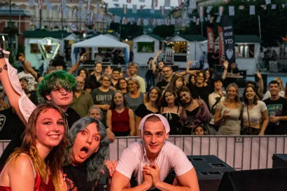 Ispred daruvarske publike na Daruvar Rock City Festivalu/Foto: Privatni album