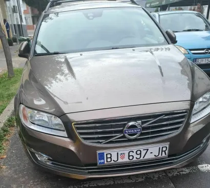 Volvo V60 smeđe boje s kojim je oti&scaron;ao iz kuće/Foto: Privatni album