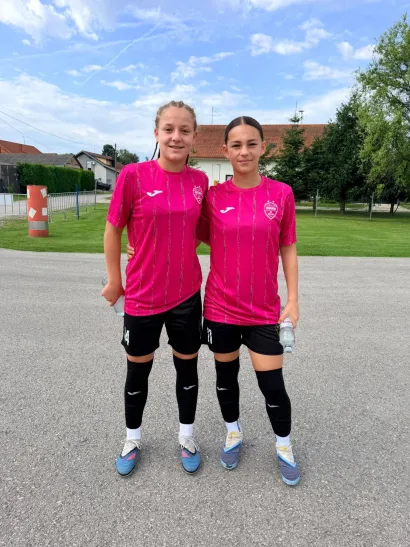 Prijateljice od samih početaka koje su uvijek jedna uz drugu, Marina Tunić i Marinela Marinović/Foto: Ustupila obitelj Tunić