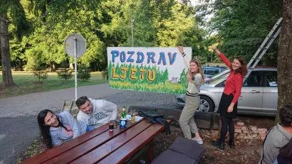 Volonteri su se pobrinuli za ambijent oko Omanovca/Foto: Zrinka Suk, Ocean znanja