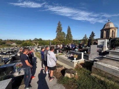 Sudionici su s obitelji obi&scaron;li Zoranovo posljednje počivali&scaron;te/Foto: HATK Daruvar 