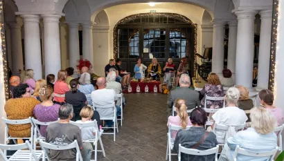 U dvorcu se okupilo mno&scaron;tvo/Foto: Predrag Uskoković