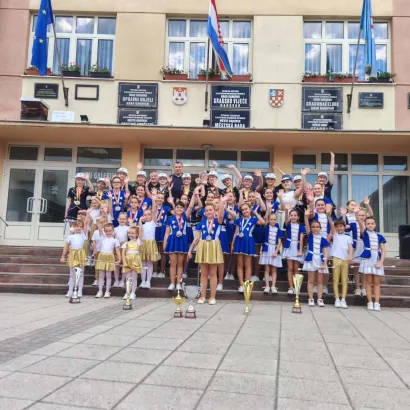 Foto: Daruvarske mažoretkinje