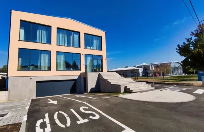 Novi, treći po redu, prodajni salon Centar 3.0 koji će se uskoro otvoriti ima i podzemnu garažu za kupce s 40 parkirnih mjesta i liftom koji vodi u salon/Foto: Nikica Puhalo/MojPortal.hr