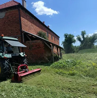 Ko&scaron;nja kod seoskog doma/Foto: Privatni album