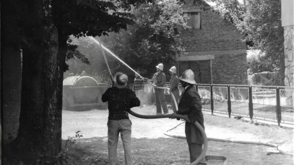 Vatrogasna vježba s kraja osamdesetih godina/Foto: Monografija 