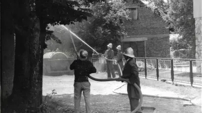 Vatrogasna vježba s kraja osamdesetih godina/Foto: Monografija "Daruvarski vatrogasci - 140 godina DVD-a Daruvar