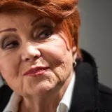 Zagreb, 121225.Legendarna glazbenica, pjevacica Zdenka Kovacicek predstavila je u Galeriji Kranjcar svoju biografiju Slobodna kao macka.Na fotografiji: Zdenka Kovacicek.Foto: Darko Tomas/CROPIX