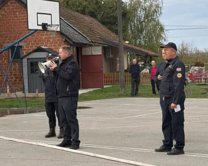 U vježbi su sudjelovale žurne službe i lokalni DVD/Foto: Krugoval Gare&scaron;nica 