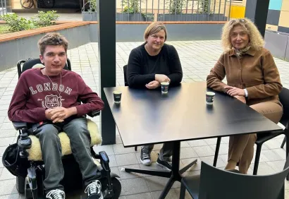 Ivano s majkom Vlatkom i dekanicom Tatjanom Badrov/Foto: VUB