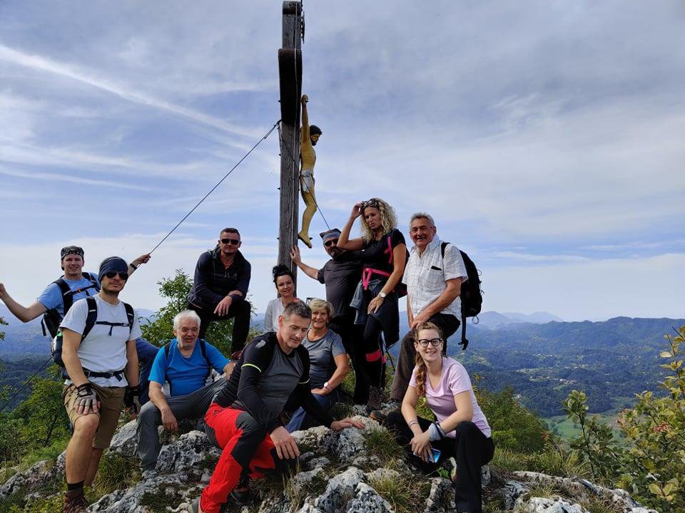 Fotografija: Planinarsko društvo Petrov vrh iz Daruvara na vrhu Velikih pećina /Foto:Planinarsko društvo Petrov vrh