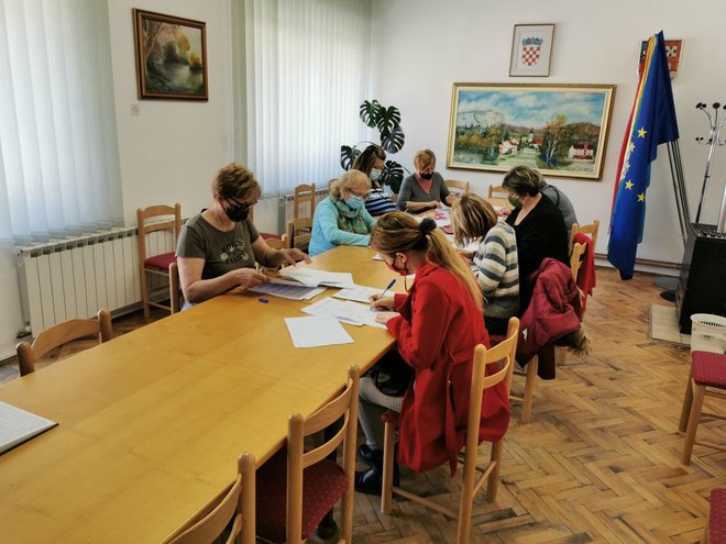 35 novozaposlenih žena brinut će se o 150 korisnika/Foto: Općina Sirač