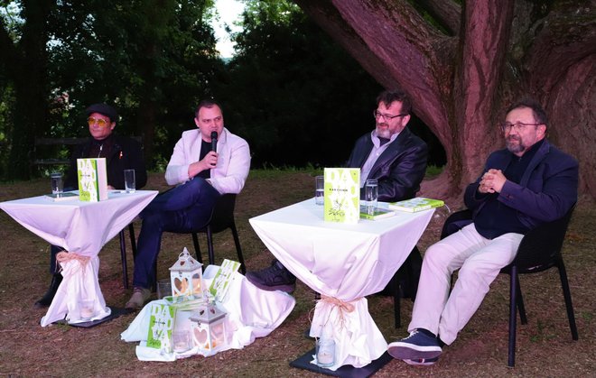 Marko Tomaš, Kristian Novak, Kruno Lokotar i Zoran Ferić na promociji zbornika "Kad čujem Daruvar"/Foto: MojPortal.hr