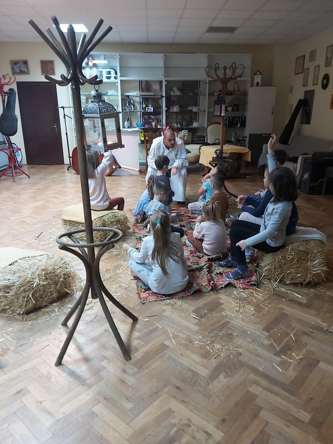 Kroz igru djecu se poučava o hrvatskom folkloru i bilogorskom kraju/ Foto: HORKUD Golub
