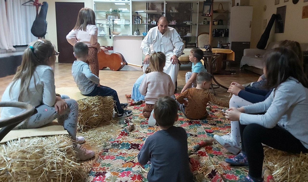 Fotografija: Folklorna igraonica održava se svake srijede u 19 sati/ Foto: HORKUD Golub
