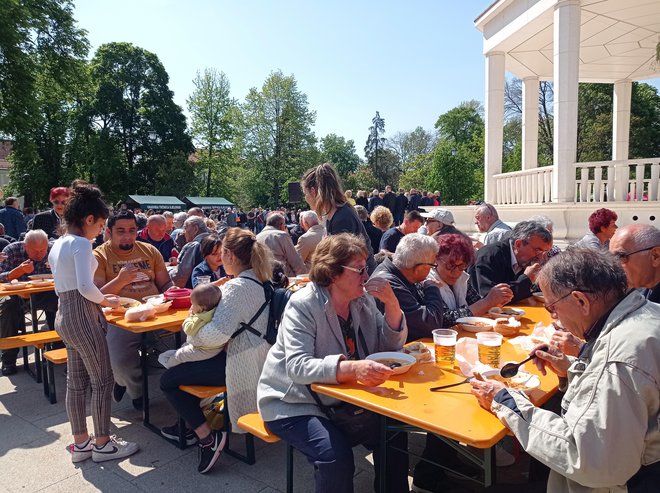 Umirovljenici su bili oduševljeni grahom/ Foto: Deni Marčinković
