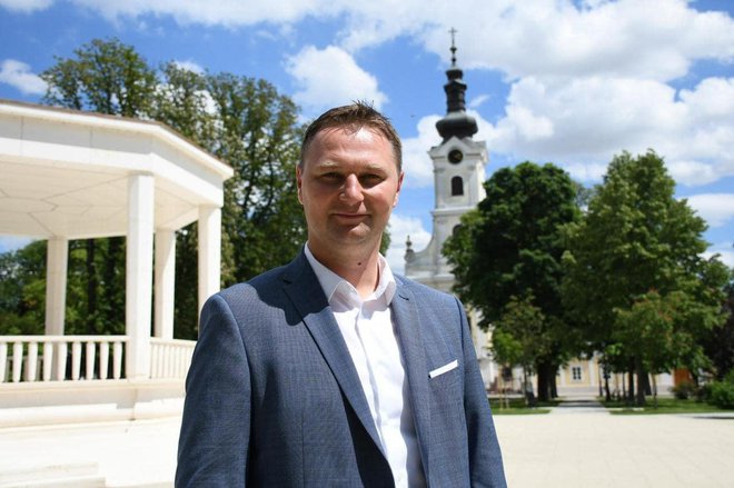 Župan Marko Marušić zadovoljan je što će učenici napokon uči u novu školu/ Foto: BBŽ