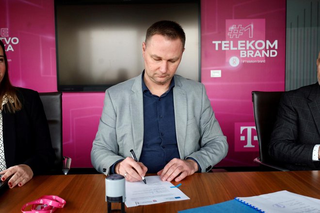 Ugovor je potpisao župan Marko Marušić/ Foto: BBŽ
