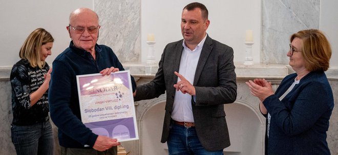 Slobodan Vili nagrađen je jer u ocjenjivanju sudjeluje već 25 godina/ Foto: Predrag Uskoković/Grad Daruvar