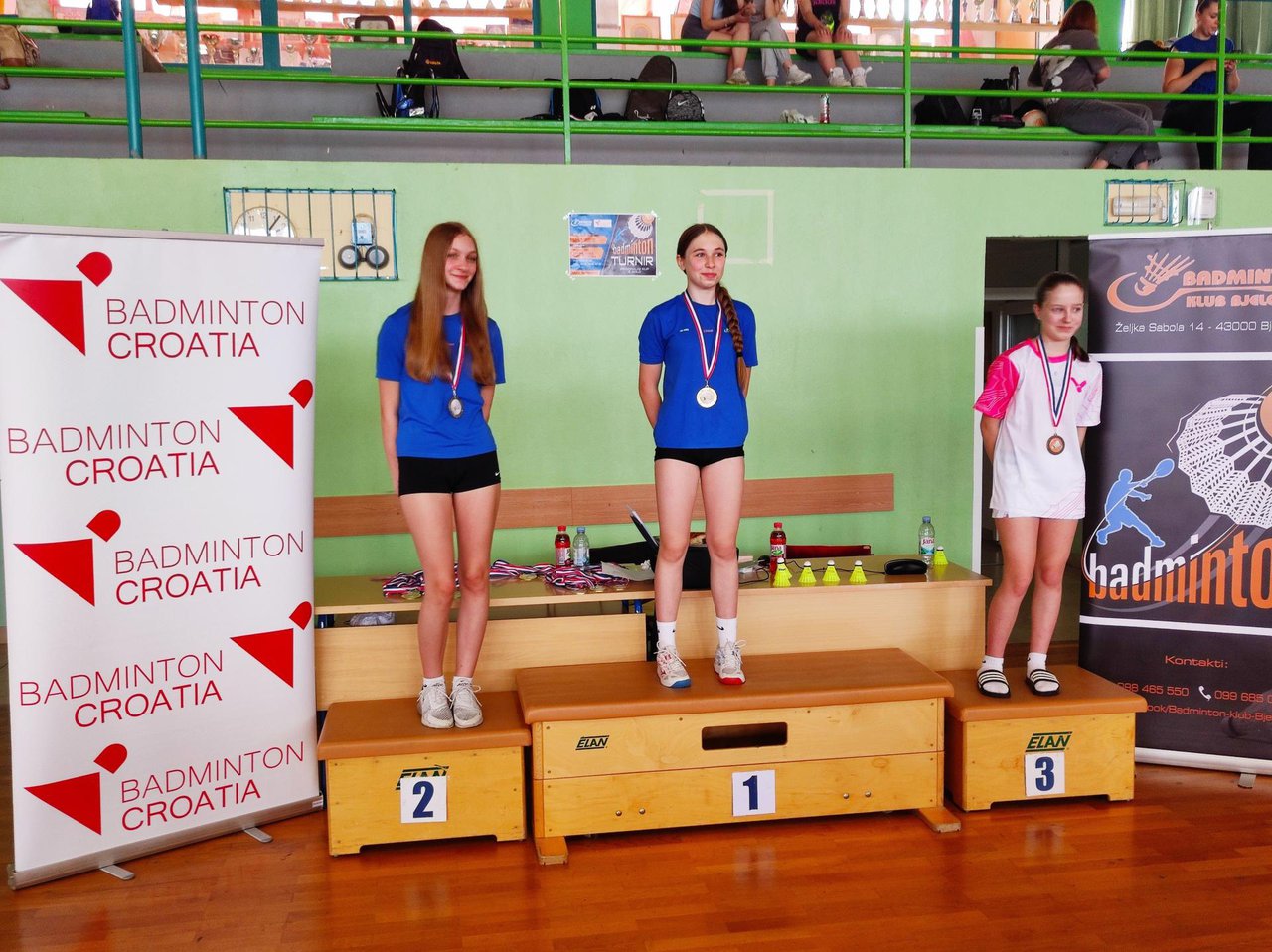 Fotografija: Nika Sabolović osvojila je zlato, a Marija Komljenović srebro/Foto: Badminton klub Bjelovar