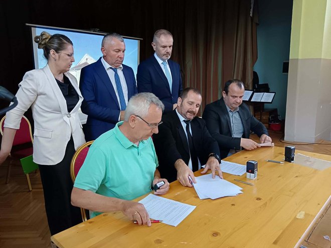 Potpisani su ugovori za obnovu crkve/Foto: Slavica Trgovac Martan/MojPortal.hr