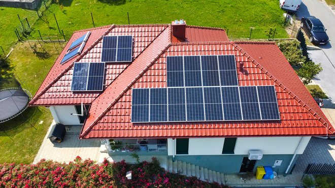 Velik broj solarnih elektrana i solarnih panela tvrtka ZIC-TICA izgradila je i postavila na obiteljskim kućama/Foto: Ziv-Tica d.o.o.