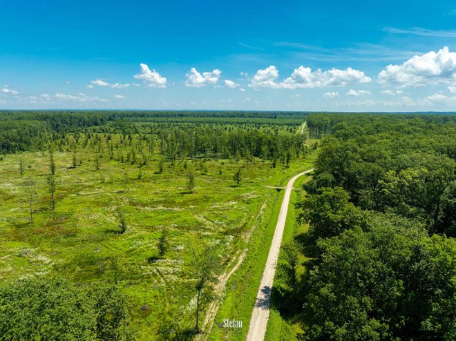 Štefan i inače biciklira i putem radi jedinstvene fotografije/Foto: Štefan Brajković