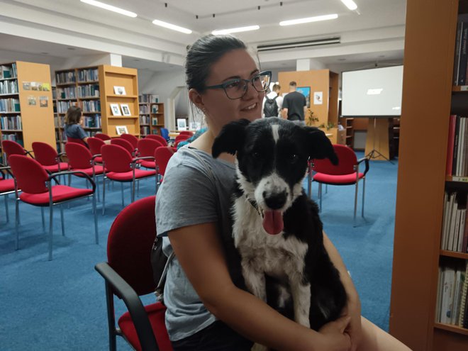 Kujica Lola stigla je na nedavnu izložbu u bjelovarsku knjižnicu/Foto: Slavica Trgovac Martan