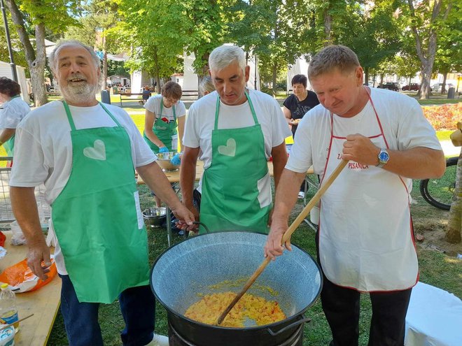 Mađari su skuhali 80 litara gulaša/Foto: Slavica Trgovac Martan