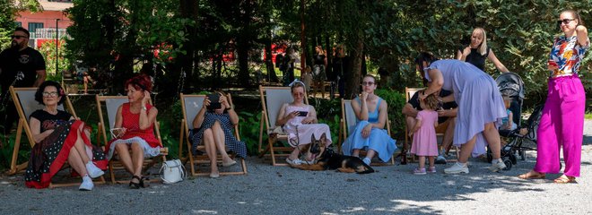 Uživancija pod krošnjama/Foto: Predrag Uskoković/Grad Daruvar