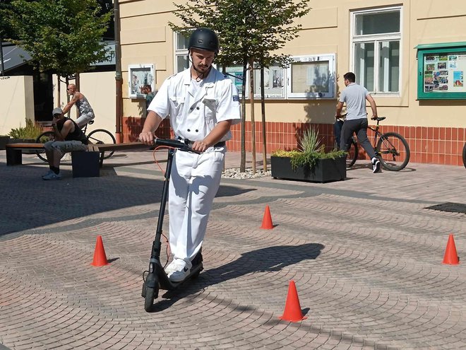 Demonstracija vještina na električnom romobilu/Foto: Slavica Trgovac Martan