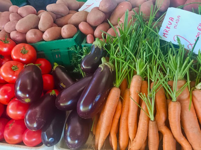 domaći krumpir, rajčica, mrkva i patlidžan/Foto: Kristina Nehvatal