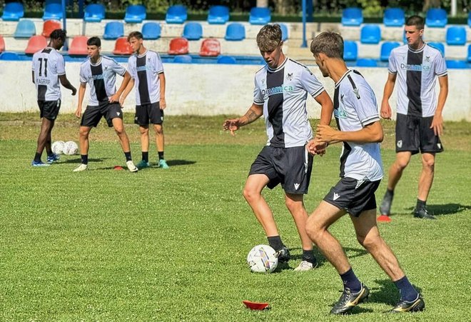 Trening malde ekipe Udinesea na terenu HNK Daruvara/Foto: HNK Daruvar