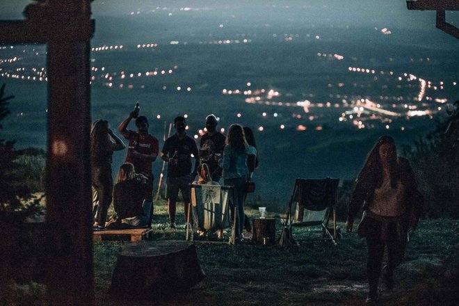 Druženja kod Planinarskog doma Omanovac s pogledom na Pakrac su redom nezaboravna/Foto: FOTOimago