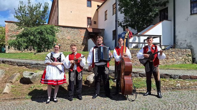 Tamburaši u akciji/Foto: Češka obec Bjelovar