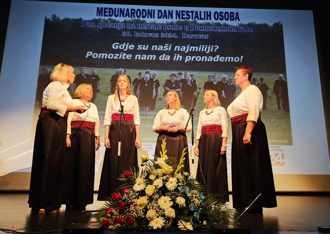 Daruvarska ženska klapa Stentoria izvela je dvije pjesme/Foto: Nikica Puhalo/MojPortal.hr