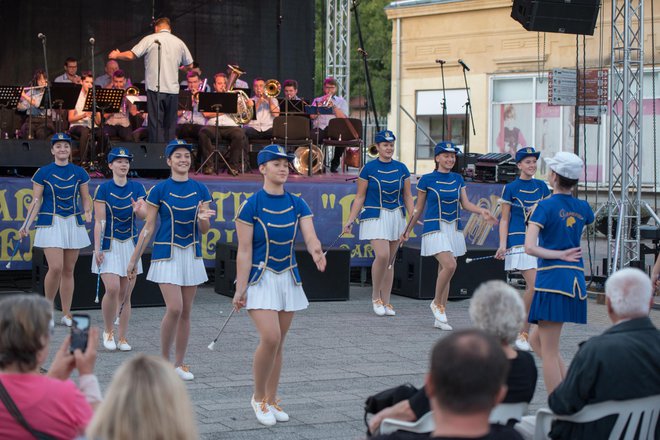 Publika obožava Daruvarske mažoretkinje/Foto: Predrag Uskoković