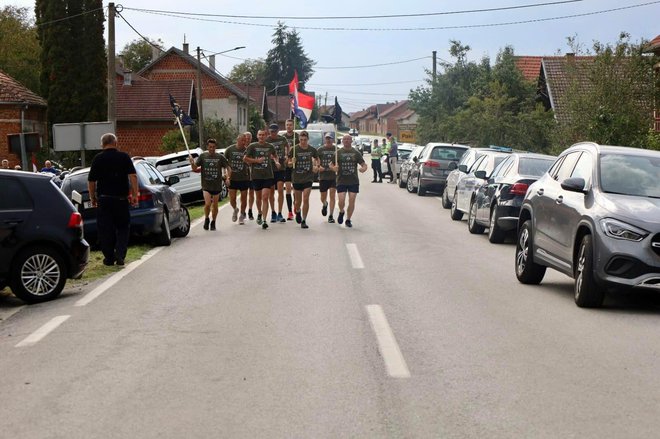 Branitelji i sportaši koji su trčali maraton od 77 km od Bjelovara do Kusonja/Foto: BBŽ