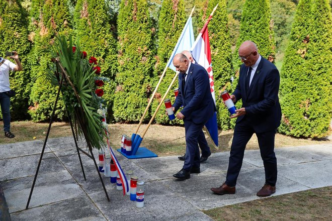 Stradalim braniteljima poklonio se i ministar Medved/Foto: BBŽ