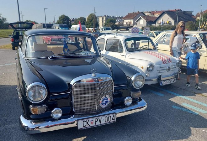 U Garešnicu su stigla stara vozila iz Hrvatske i drugih zemalja/Foto: Grad Garešnica