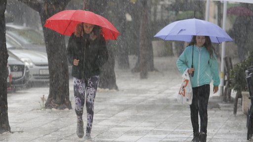 Napokon najavljeno sunčano i toplije razdoblje, ali prije njega očekuje se još kiše