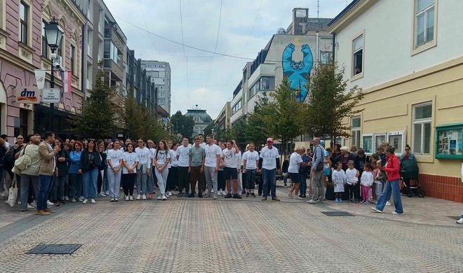 Na korzu se okupilo mnoštvo/Foto: Slavica Trgovac Martan