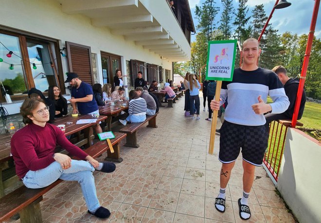 Studenti iz šest država održavaju radionice u Planinarskom domu Omanovac/Foto: Nikica Puhalo/MojPortal.hr